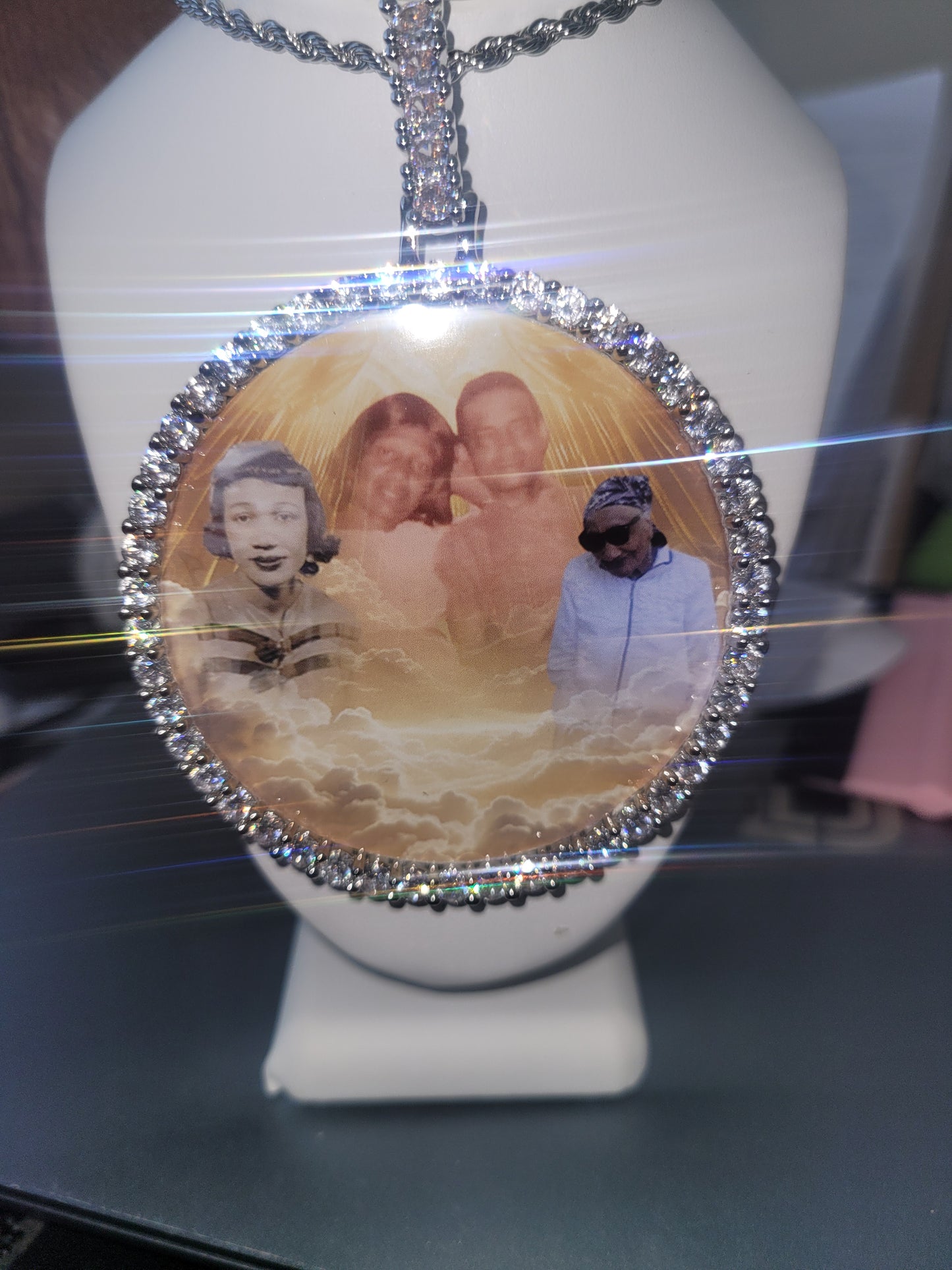 Big Picture Pendant